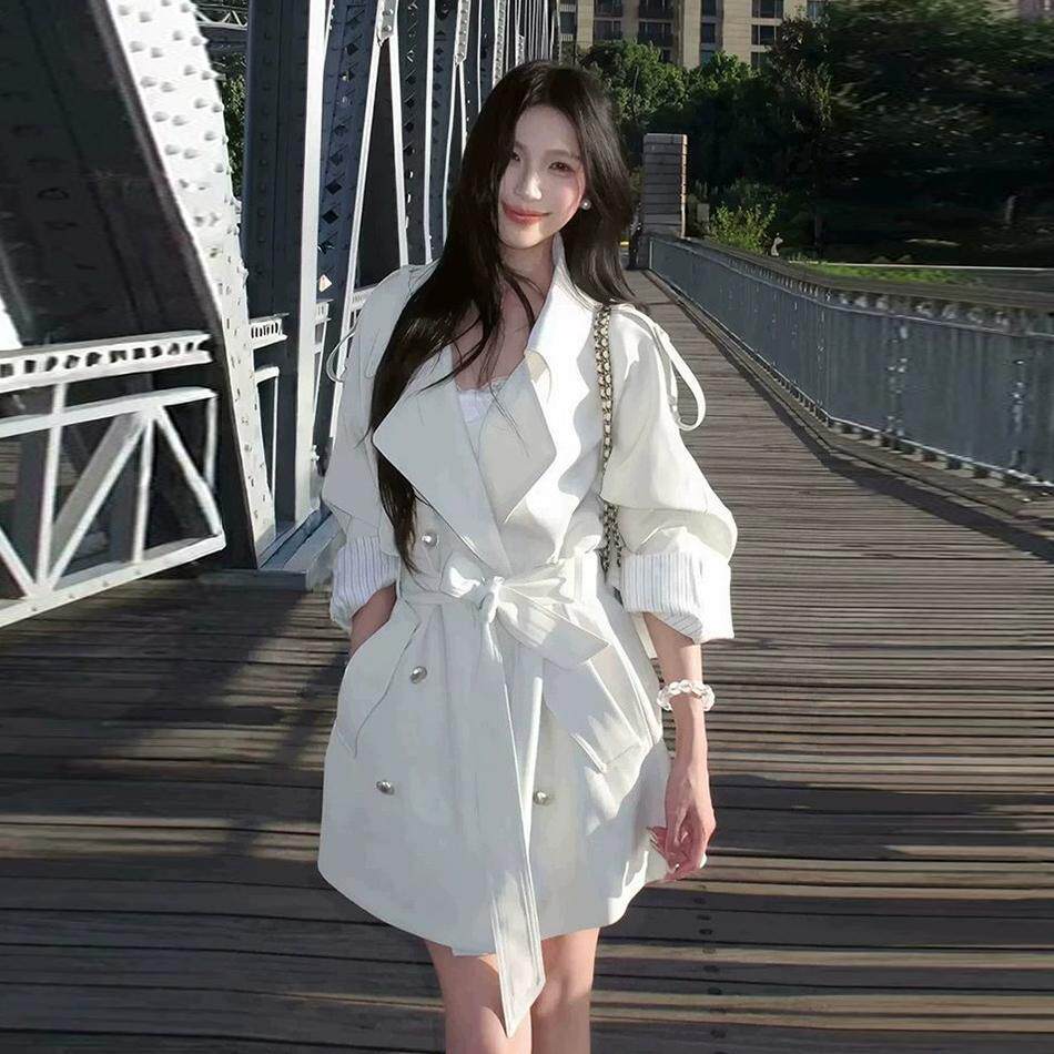巨好看白色短款风衣外套女2026秋季新款收腰小个子高级感今年流行