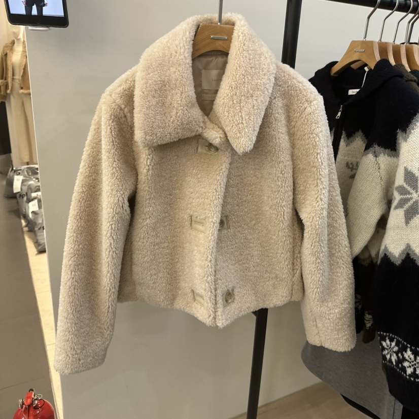 八1109韩国东大门运动瑜伽外套短款大衣区4483615端庄通勤独特