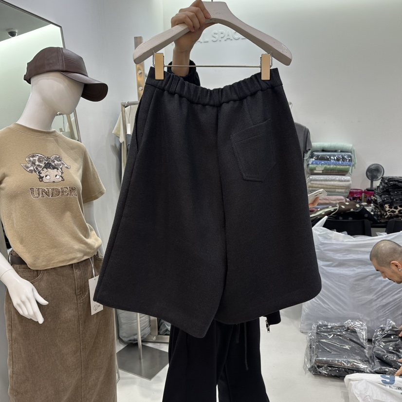 八1118韩国东大门运动短裤区4494769正品炸街冬款大气新款风格