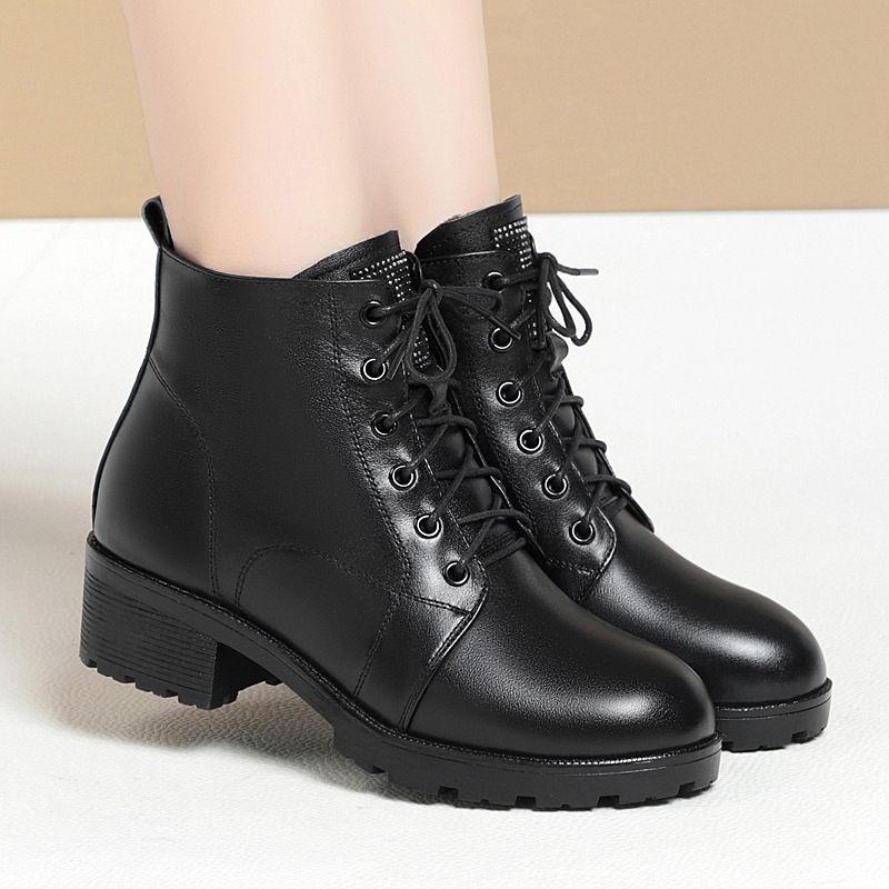 秋冬款软皮马丁靴女单靴短靴中跟