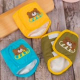 Добашник -самец вежливо встал, чтобы легко не допустить преследования и преследования санитарных штанов и собачьих вежливых штанов