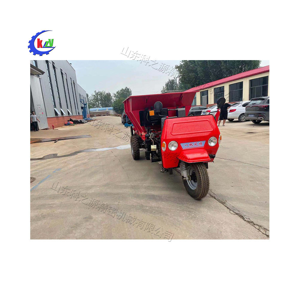 自走式柴油三轮全自动撒粪车
