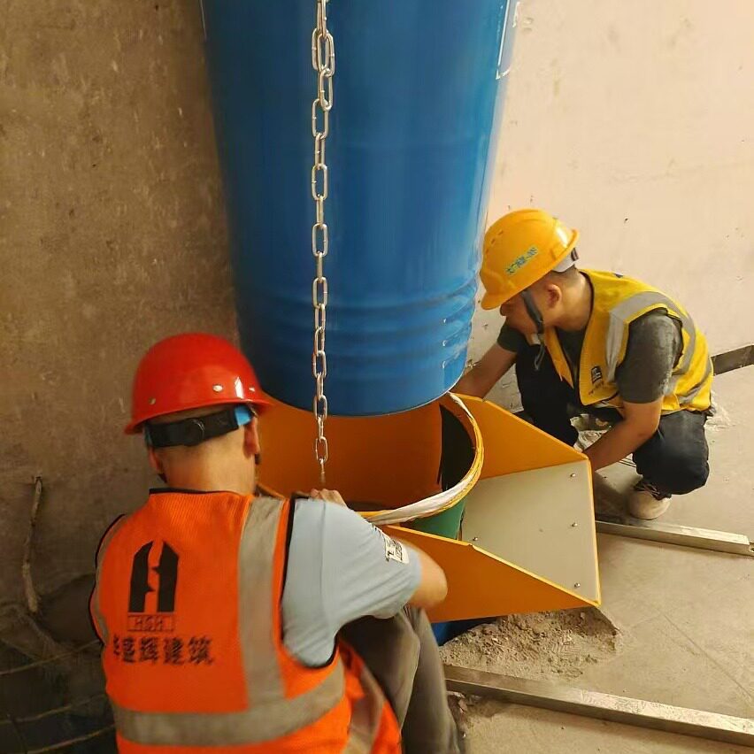 保达建筑废料垂直传输通道专用小推车投料方便实时收集保证清洁