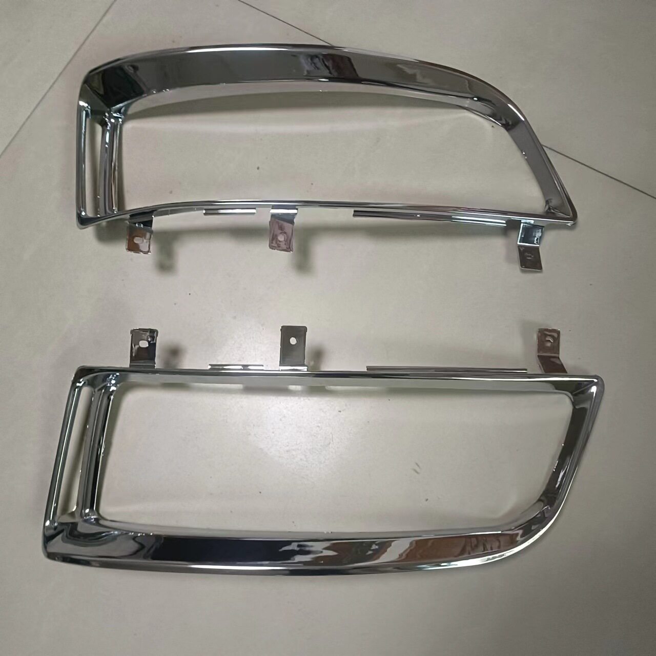 适用福寿MITSUBISHIF380电镀大灯饰框日系货车改装电镀装饰件