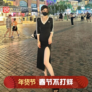 阿迪达斯三叶草女子运动休闲性感V领包臀长裙IK0439 IS5262 5263