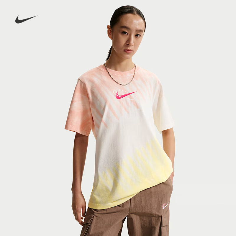 耐克/NIKE女子运动宽松休闲大钩子渐变印花短袖T恤IR7557-378-714