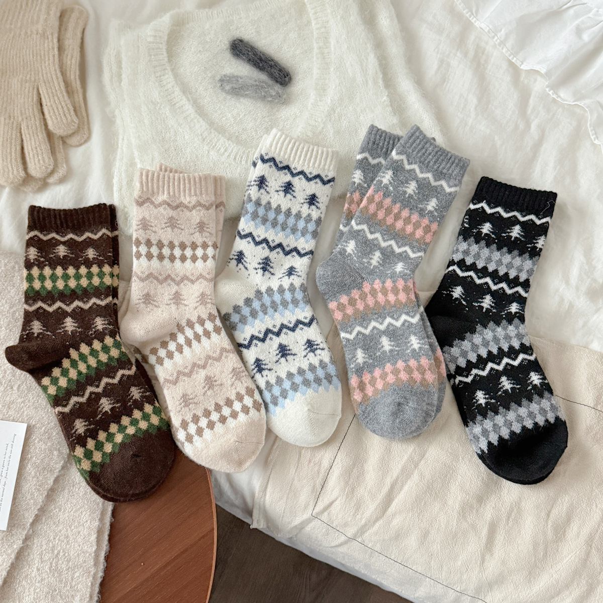 费尔岛羊毛袜子女秋冬季中筒加绒加厚保暖日系冬天吸汗堆堆长袜