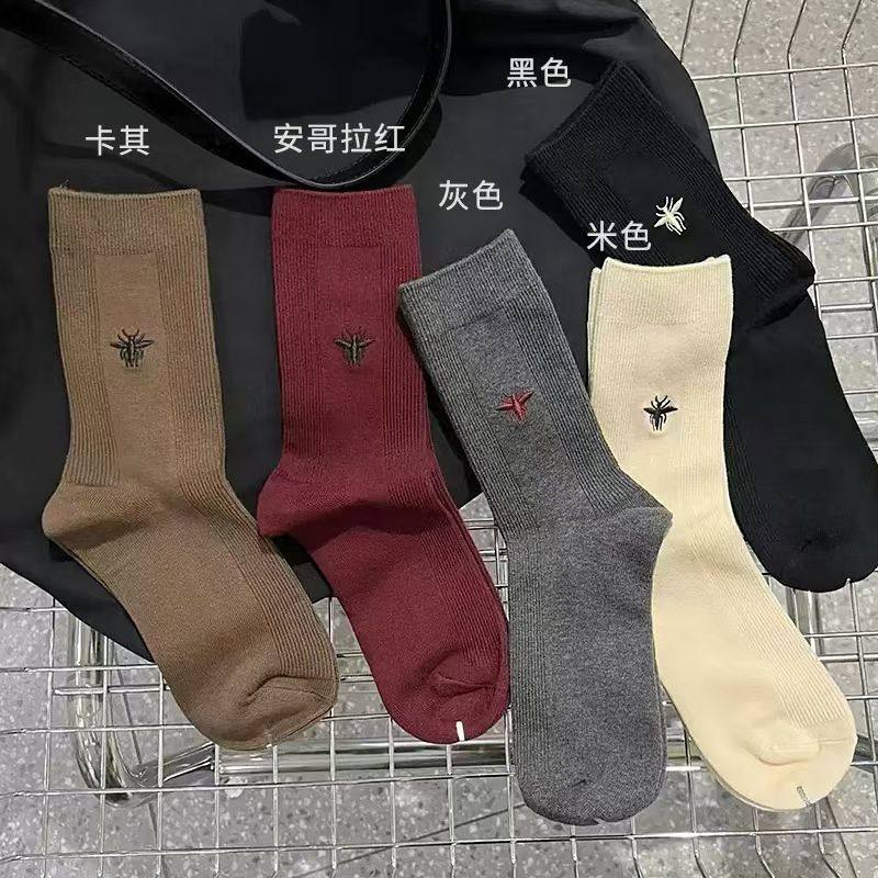 安可拉秀场同款蜜蜂刺绣竖条纹双针袜子无骨袜中筒袜堆堆袜英伦风,女士内衣/男士内衣/家居服,中筒袜,淘宝优惠券,粉丝福利购,淘宝优惠卷