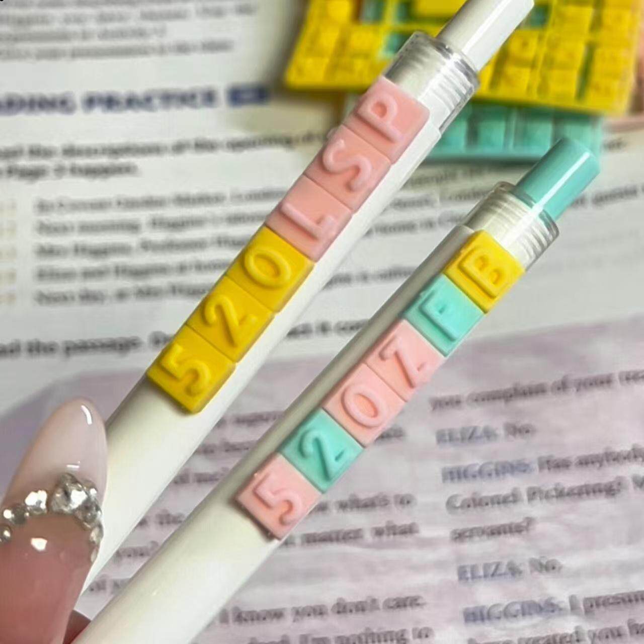 diy字母拼拼乐情侣暗恋秀恩爱创意趣味中性笔开学季爆款任意拼装