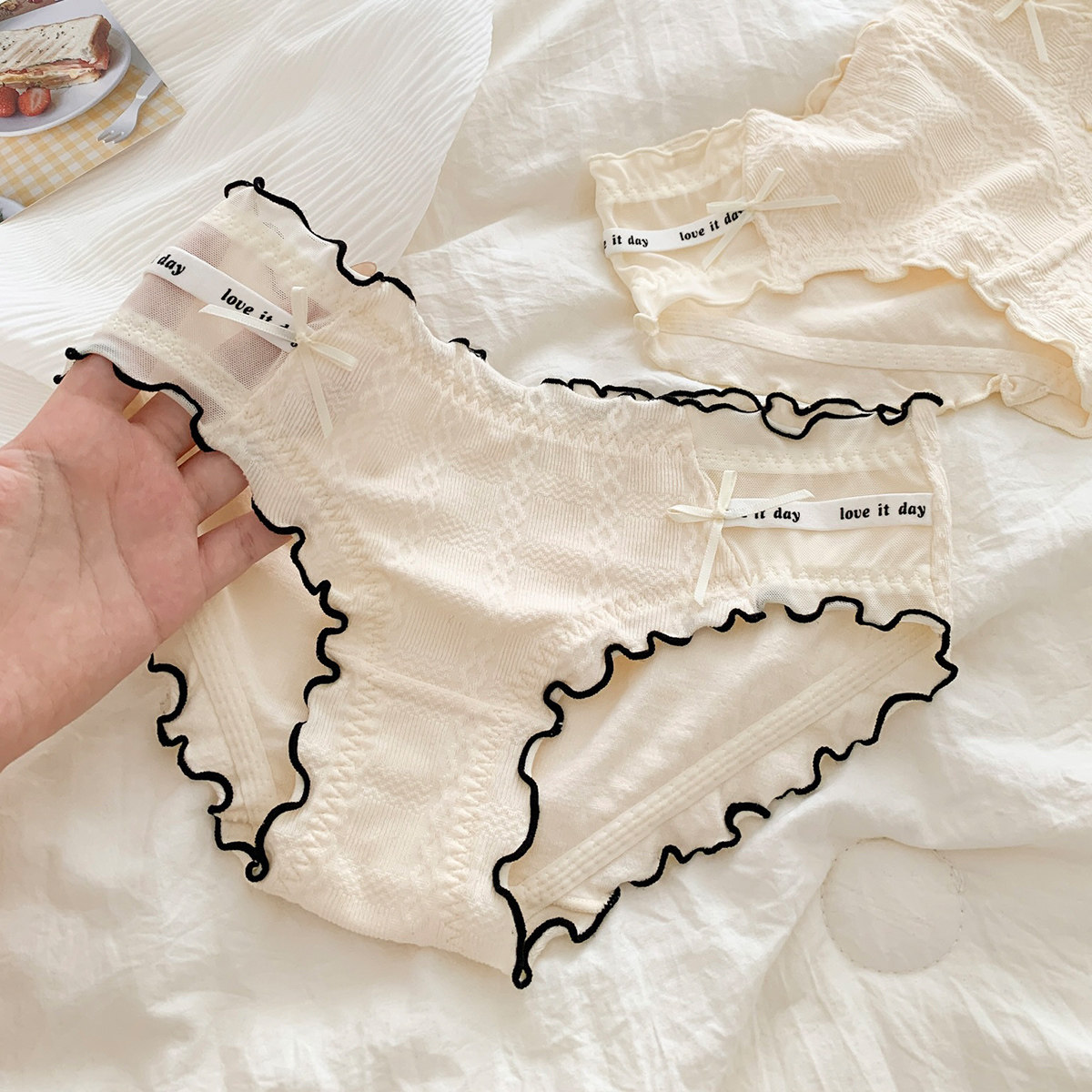 日系甜美纯棉内裤女中腰舒适透气简约字母花边新款蝴蝶结,女士内衣/男士内衣/家居服,女三角裤,淘宝优惠券,粉丝福利购,淘宝优惠卷