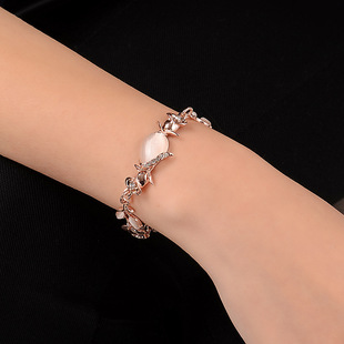 Elegant ornaments Leaf bracelet temperament women's jewelry