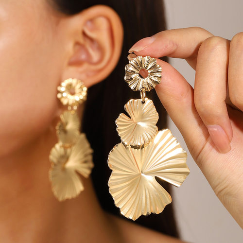 New retro large petal long earrings with earrings women 耳环
