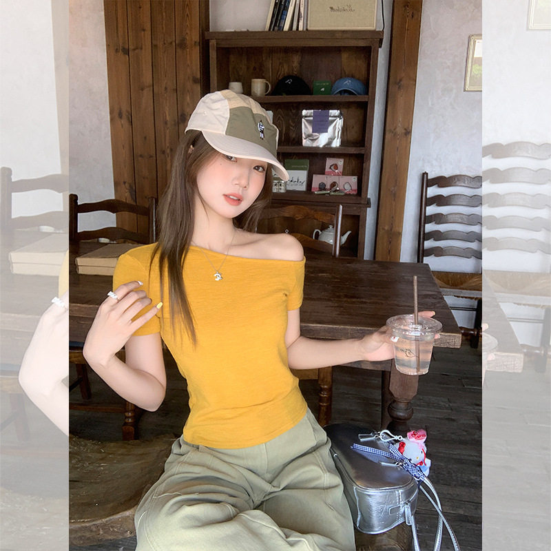 women sexy off shoulder t-shirt female crop top黄色肌理感