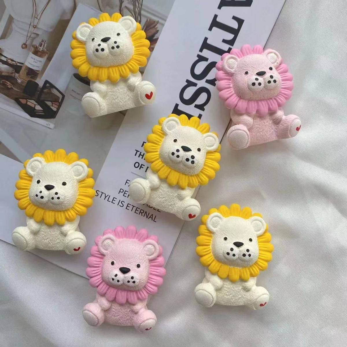 网红小狮子儿童创意手工diy涂鸦涂色迷你石膏娃娃白胚填色颜料