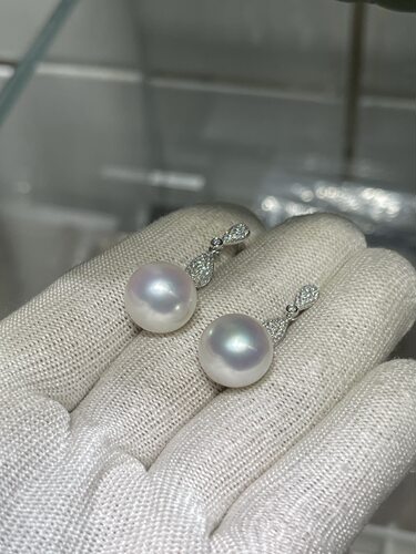 宝石光14～15mm澳白珍珠耳钉 重工18k天然钻石