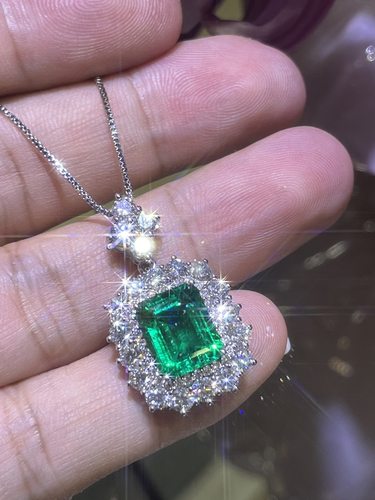 培育哥伦比亚祖母绿3.94ct，培育钻石2.975ct吊坠pt950镶嵌