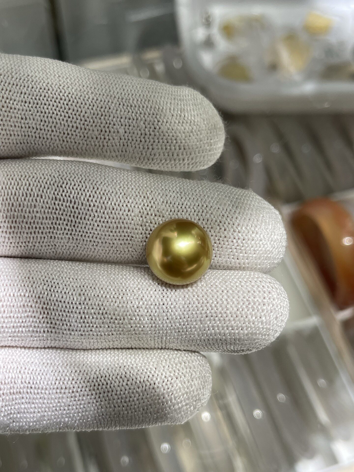 浓金，彩虹光 14.32mm南洋金珠裸珠 绿光炫彩丰富图片