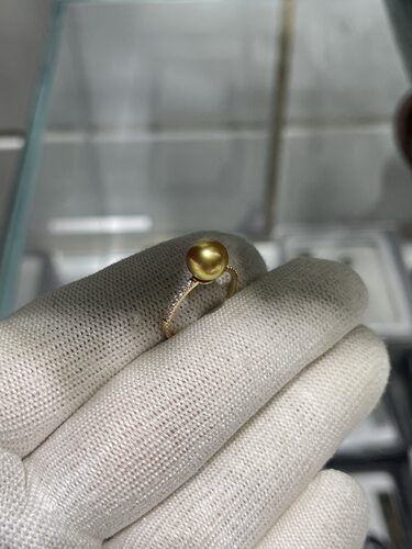 正圆，浓茶金7～8mm南洋金珠戒指 经典排钻款式设计 18k天然钻石