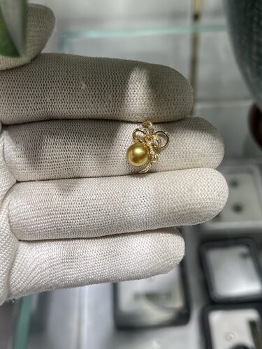 超精致蝴蝶丝带款吊坠 正圆7～8mm浓金南洋金珠 18k天然钻石