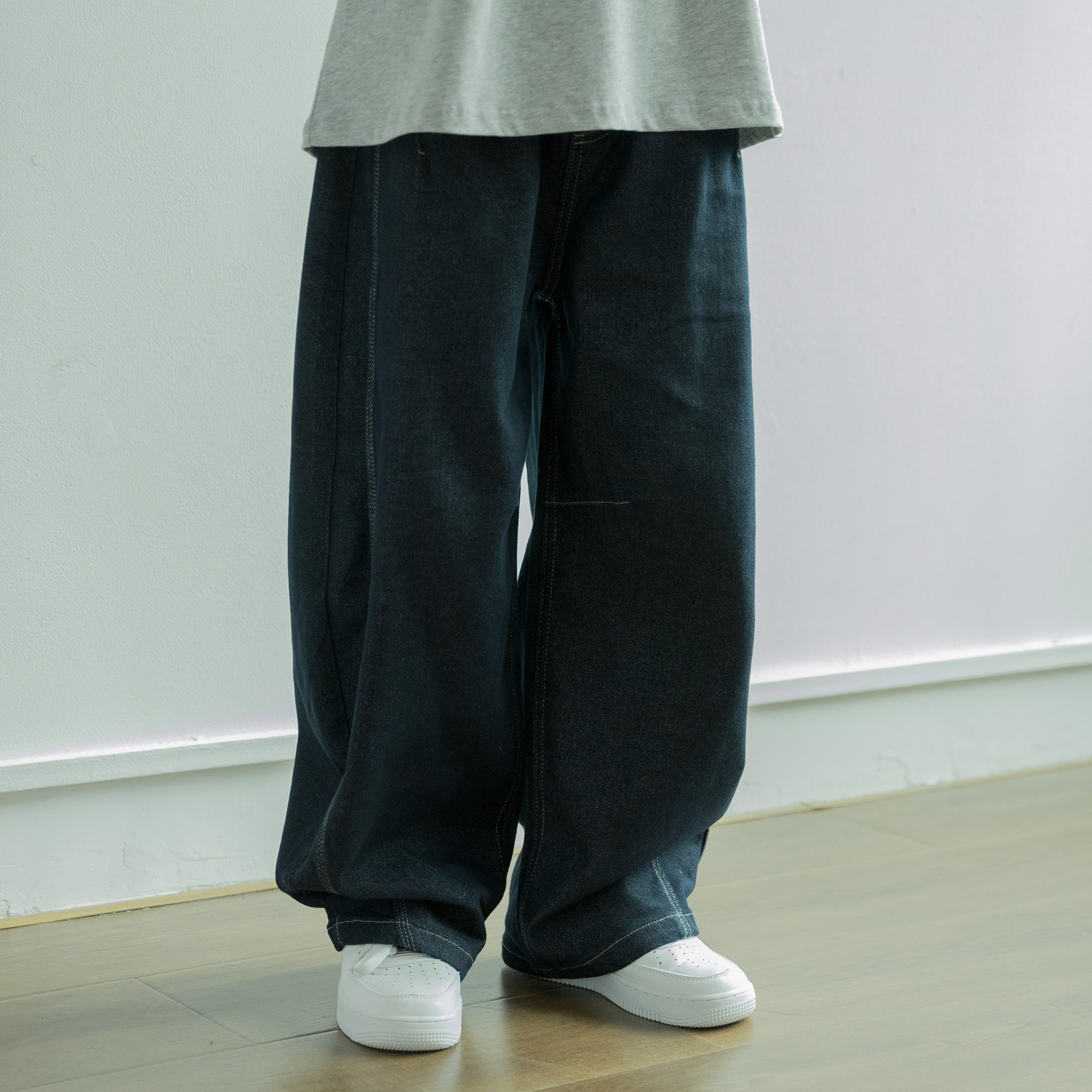 儿童牛仔裤男童2026新款春秋弯刀长裤中大童宽松裤子青少年直筒裤