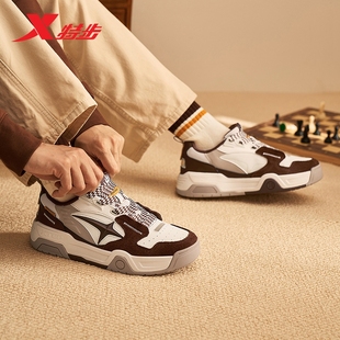 特步面包鞋2025冬季新款男鞋板鞋皮面百搭保暖增高男款休闲鞋