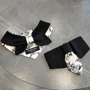 宠物猫咪狗狗围嘴可爱宠物围巾项圈猫狗口水巾领带白底黑蝴蝶碎花