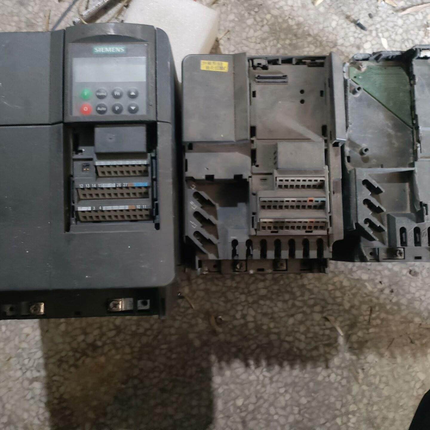 变频器 成色如图实拍 模块回路包好 其它不包 具体型号