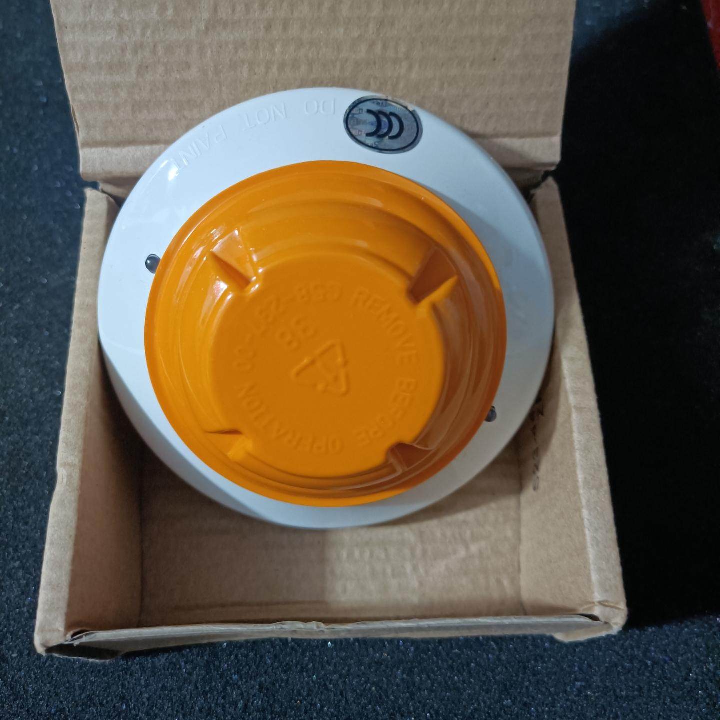 诺帝菲尔烟感851C带带底座共4套，需要的联