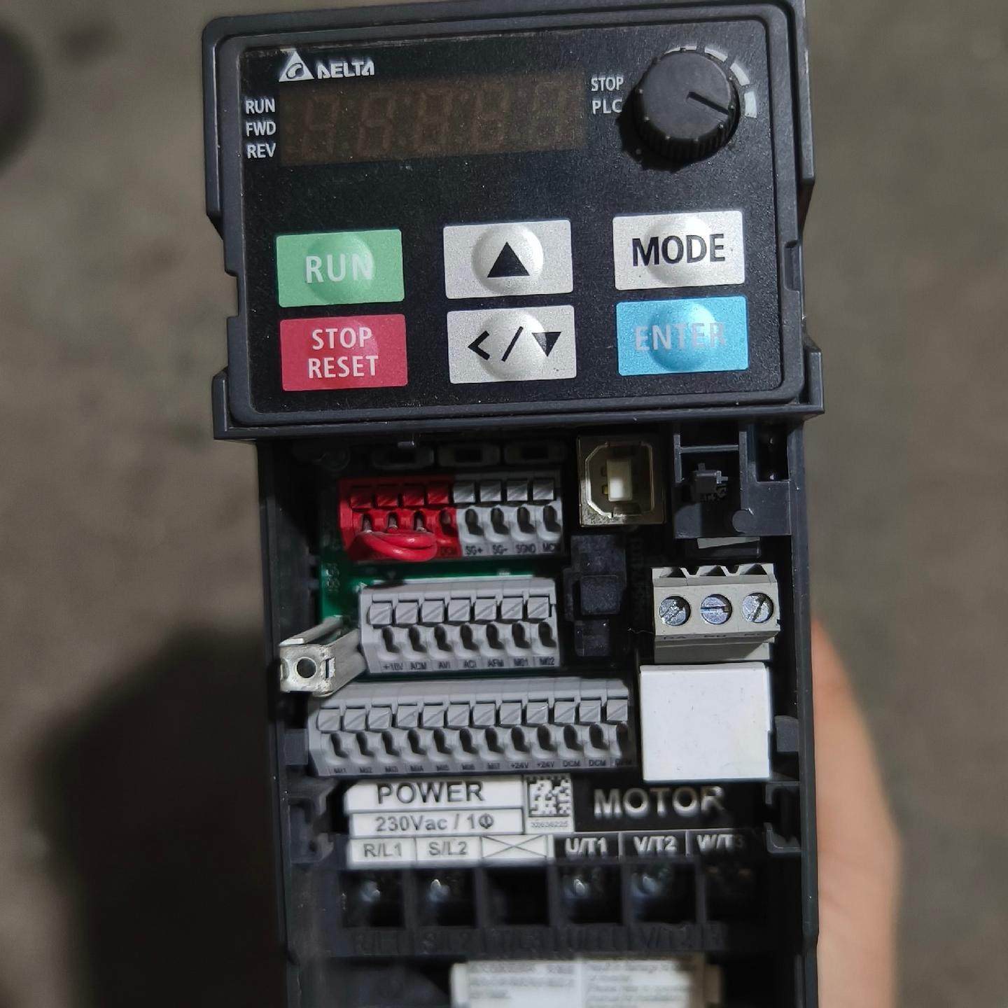 台达变频器  VFD4A8MS21ANSAA台达变频器0.7