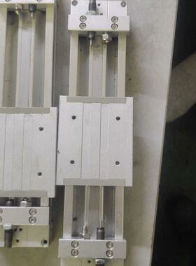 双鑫无杆气缸两台MY1M16-100L成色漂亮！