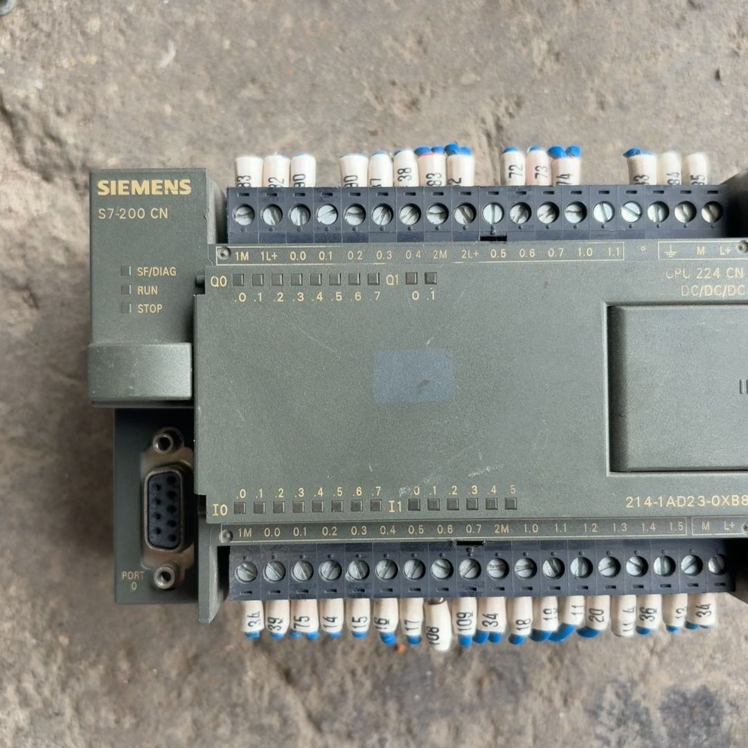 PLC 型号214-1AD23-0XB8，