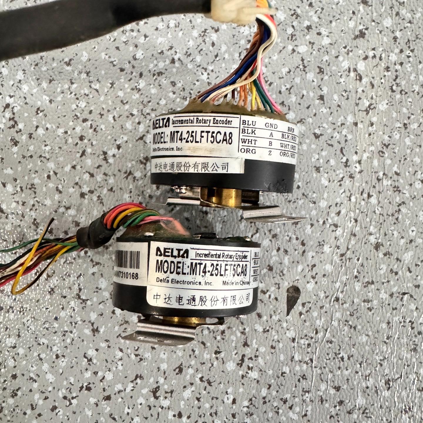 台达编码器 MT4-25LFT5CA8 拆机成色不错 图为实