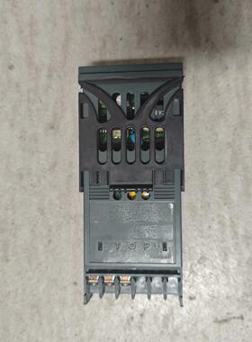 EUROTHERM欧陆温控器2132  成色如图所示 。实物