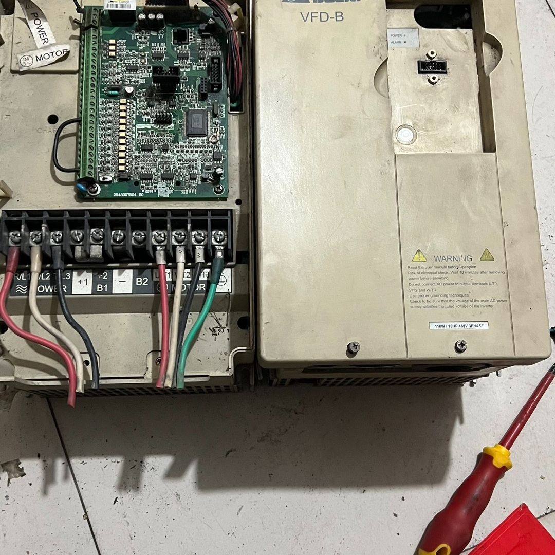台达变频器VFD110B43A 11KW