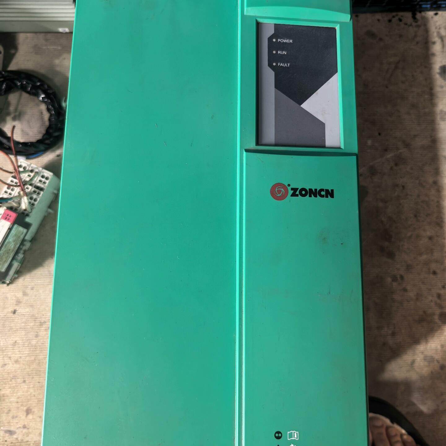 上海产众辰变频器SP600T-37KY-4 三相380V 功