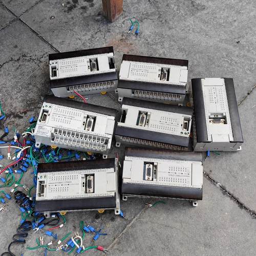 打包出 CPM2A-40CDT-D 拆机件 质量包好