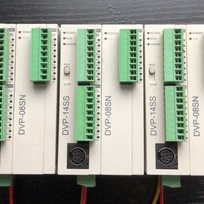 台达DVP-14SS11R2+08SN11R 6套 实拍图。