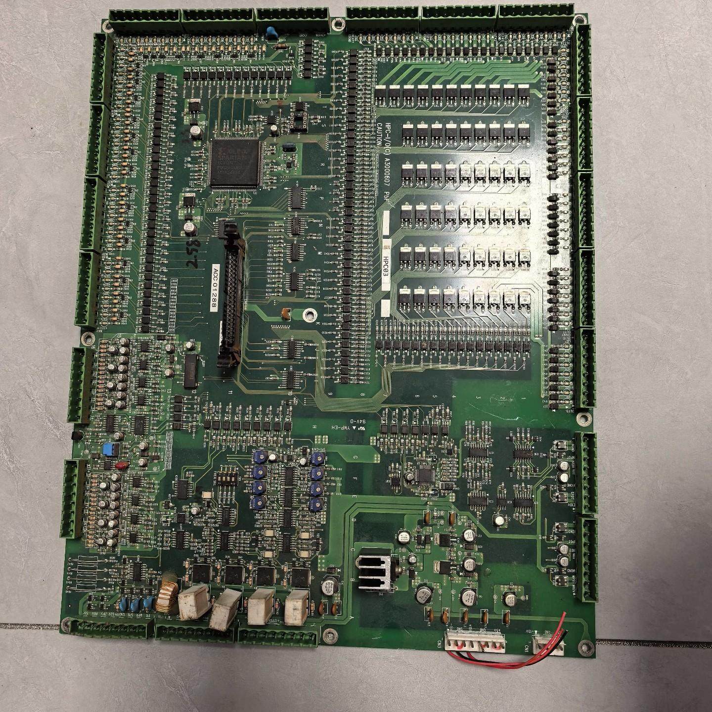 工业主板 绿色PCB板 带多个接口和芯片。实物拍摄 成色良好,电动车/配件/交通工具,保险丝座,淘宝优惠券,粉丝福利购,淘宝优惠卷