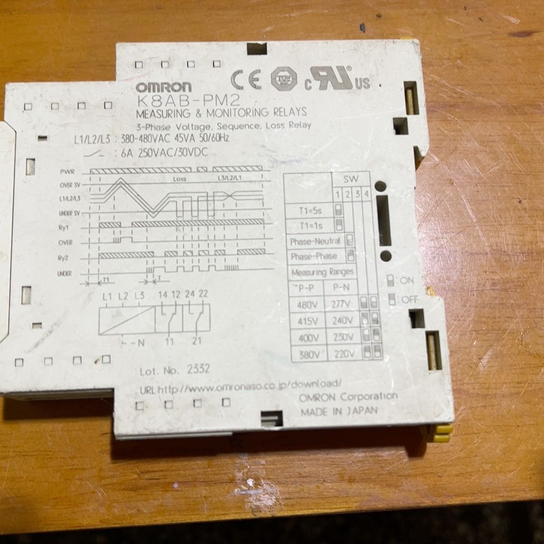 带三相电压继电器K8AB一PW2 监视