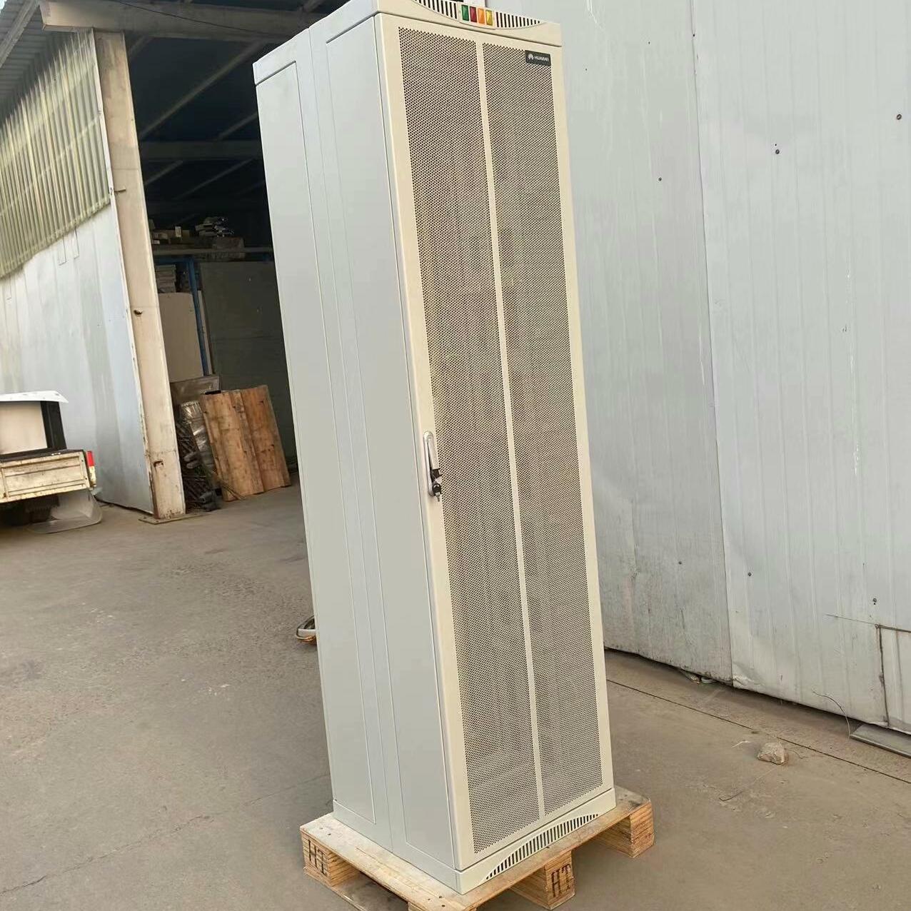 600/600/2200服务器机柜机柜 (白色可配PDU