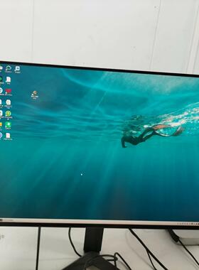 LG 27GP95U显示器 屏幕有严重划痕 功能正常。接口齐