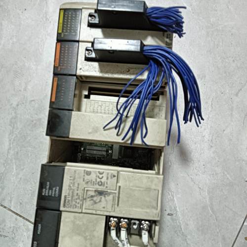 PLC CQM1H-CPU11 拆机品 带电源和模块