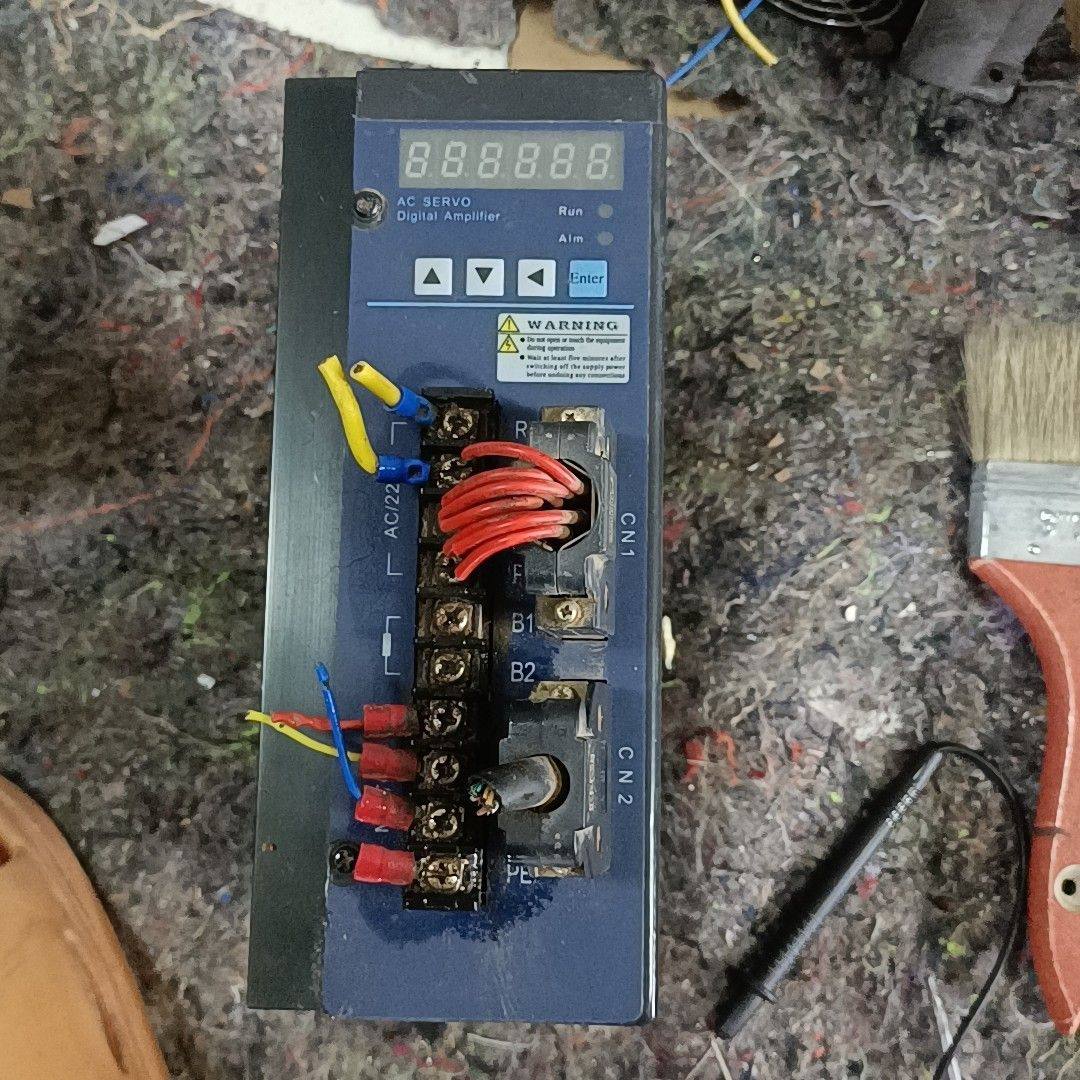 米格伺服驱动器MG一1000C30L 正常使用 成色如图 运