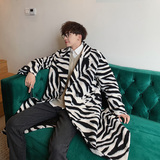 19凹造型立体裁剪斑马纹外套男冬季夹棉中长款毛呢大衣mj245-p180，男装毛呢大衣，电商B288