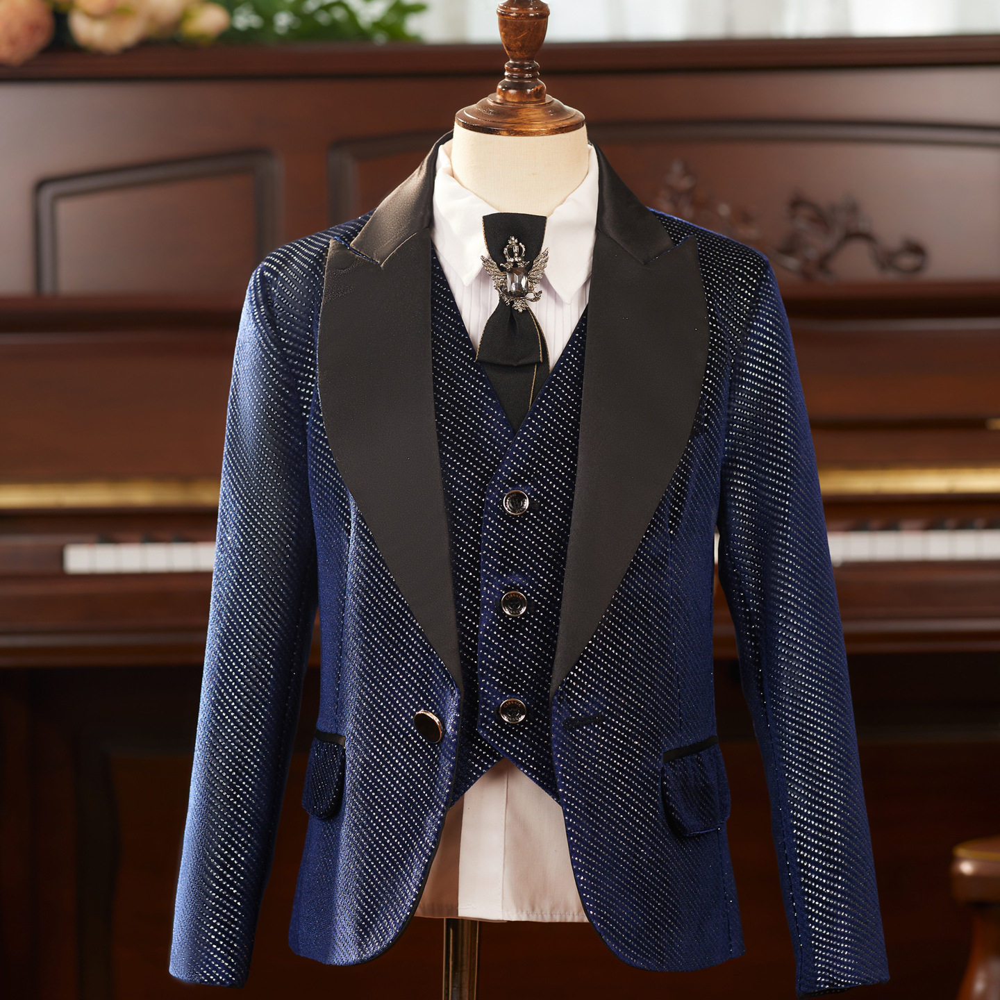 六一男童小主持人斜纹亮彩西装演出服西服模特走秀儿童礼服三件套