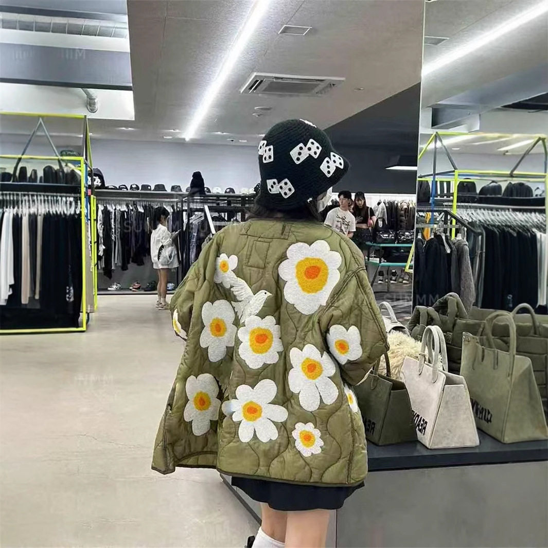 24秋冬新款法式小众设计师款鸡蛋花绣花内胆风夹克潮薄款宽松棉服