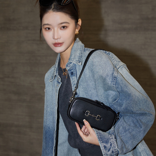 欧尚典真皮女包2025新款小众设计手机包休闲相机包迷你斜挎小包包