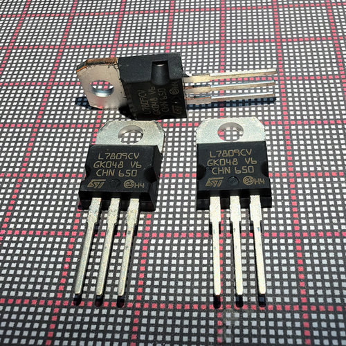 L7809CV三端稳压三极管集成电路