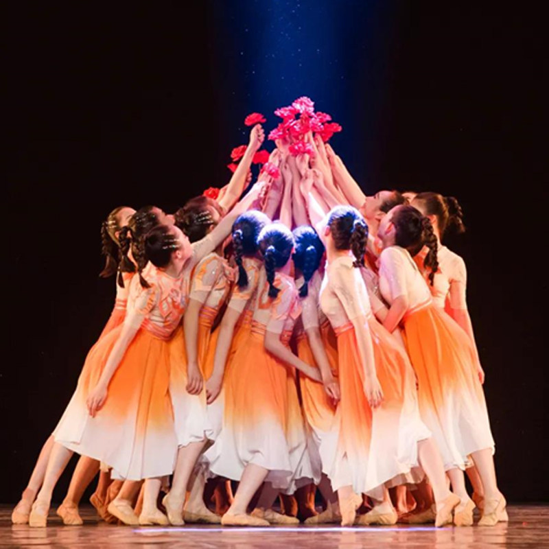 男女中小学生红领巾大合唱