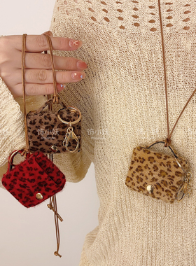 豹纹毛绒耳机包挂件女复古百搭